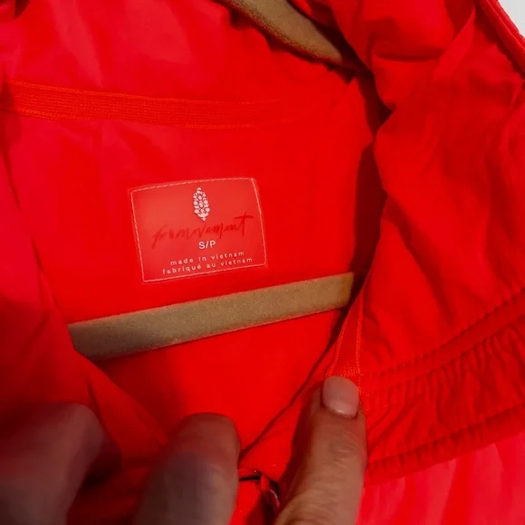 Pippa Neon coral Quilted Jacket free people movement - Picture 2 of 4